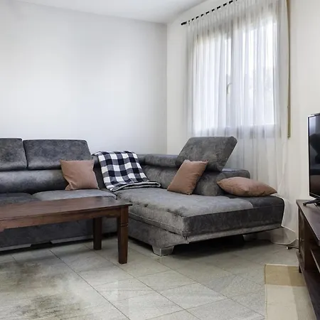 Banjole - 100 M From The * Medulin